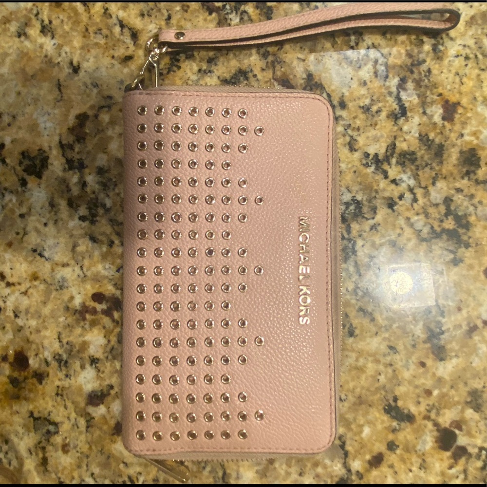 Michael kors wristlet